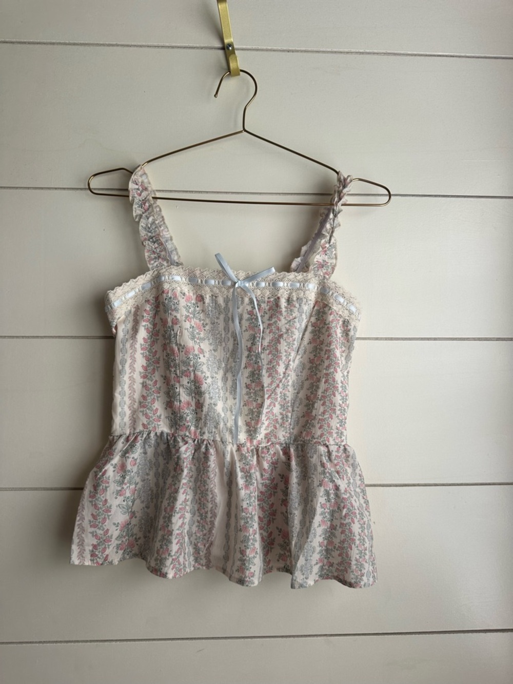Delicate Floral Ruffled Camisole Top - Pink/Cream